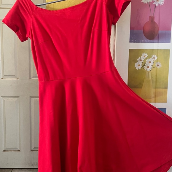 Too big - Picture 1 of 2